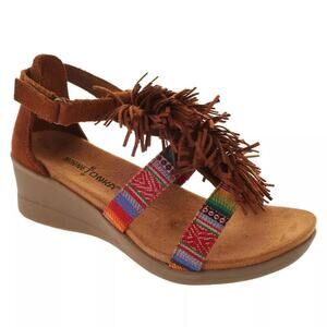 NWB Minnetonka Desi Fringe Suede Ankle Strap Wedge Sandal Brown Women's Size 9M